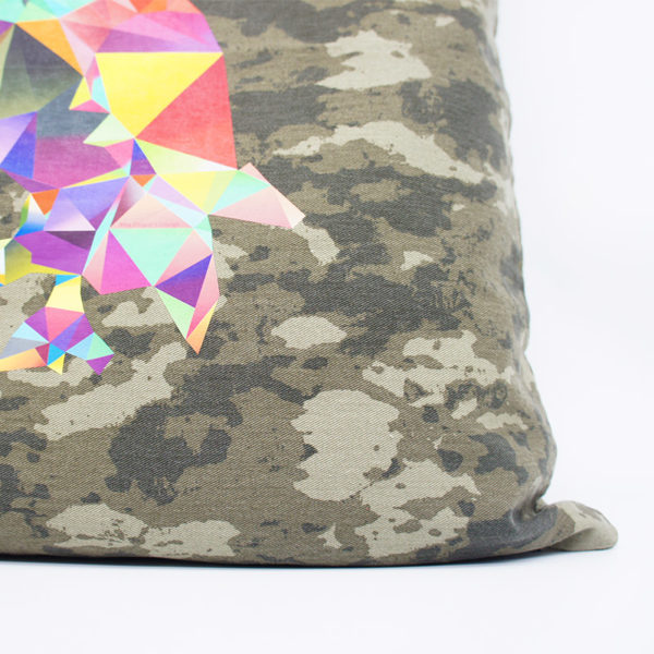 Kissen Eddi Eule auf Camouflage – Bild 2