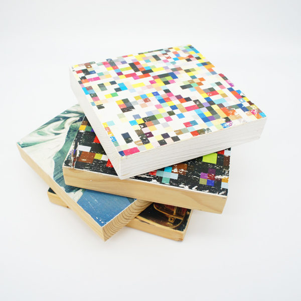 Holzbild Grafikdesign Bunte Pixel weiß (XL) – Bild 2