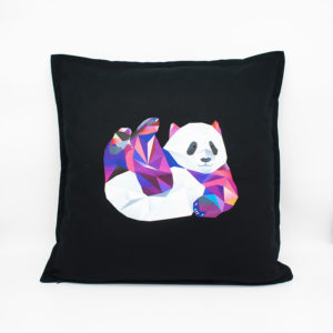 Kissen Pauline Panda auf schwarz