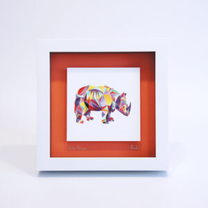 Fine Art Druck mit Rahmen - Rita Rhino grau auf rot